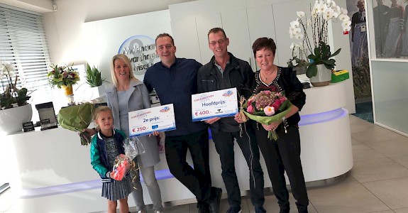 Winnaars hoofdprijs en 2e prijs jubileumloterij zeer blij